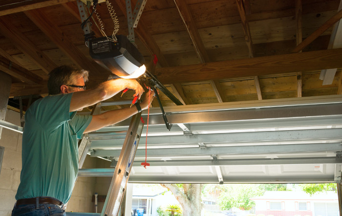 Two Reasons to Hire a Professional Garage Door Contractor